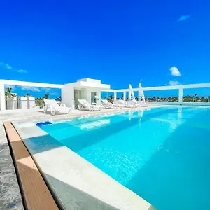 Ducassi & Beach - Playa Bavaro - Wifi - Parking - Rooftop Pool & Spa  Apartamento